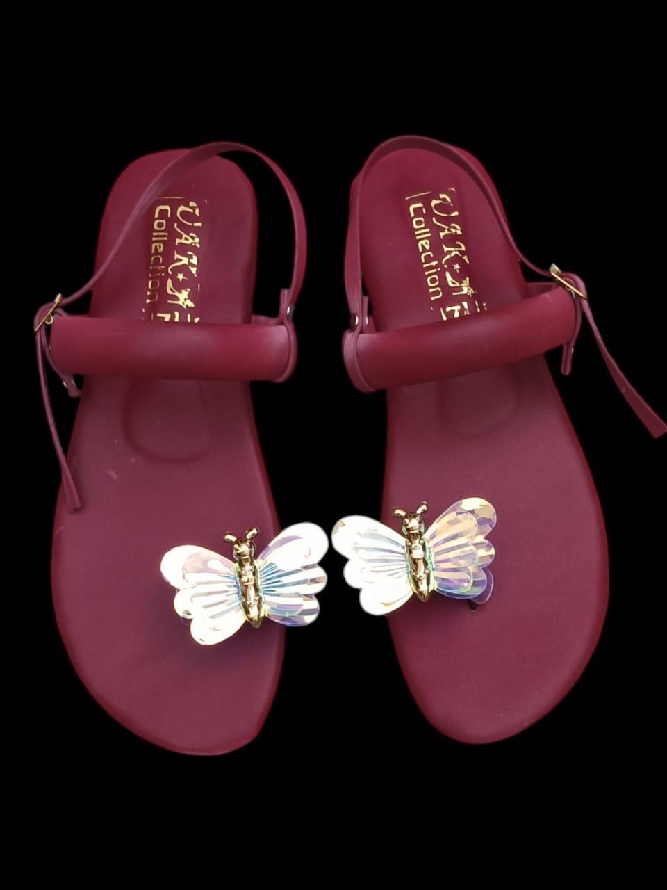 Stylish Women's Fancy Kolhapuri Chappal - 1 Pcs in Maroon Fabric