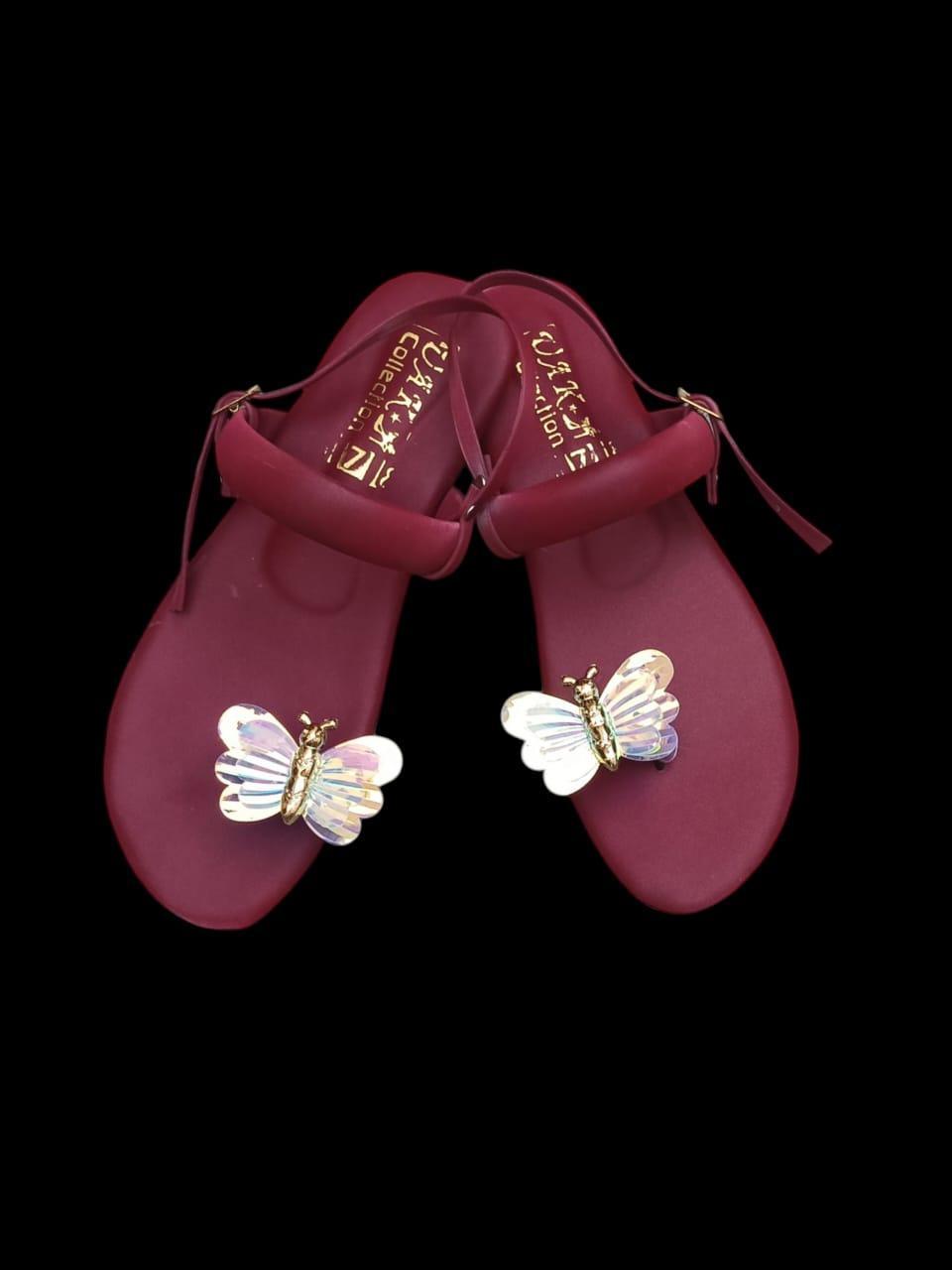 Stylish Women's Fancy Kolhapuri Chappal - 1 Pcs in Maroon Fabric